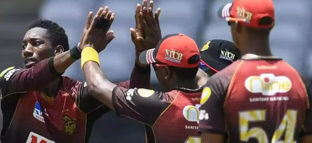 Akeal Hossain takes the one-handed catch in CPL 2021
